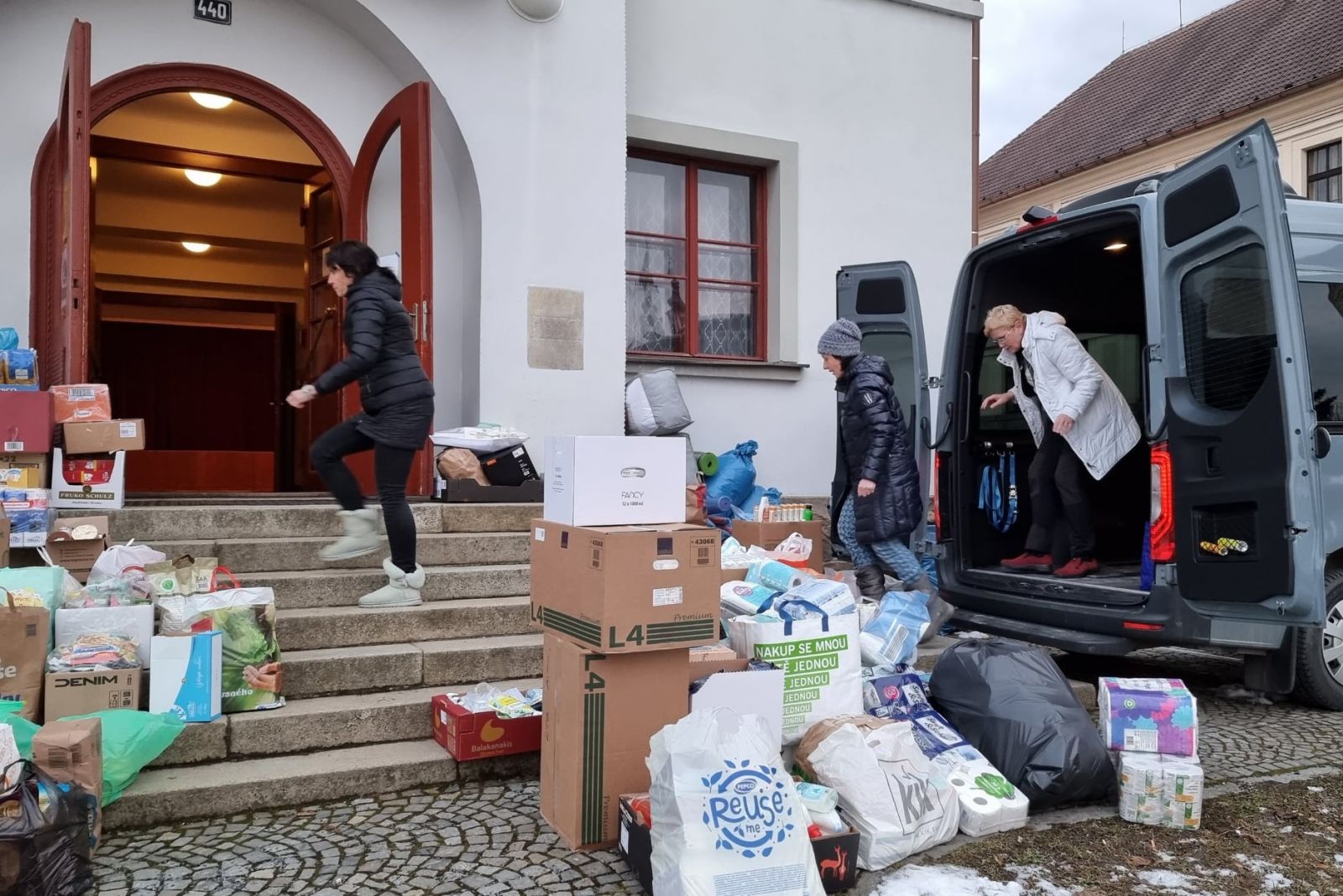 Stojíme za Ukrajinou: Starostové organizují sbírky a zařizují ubytování pro uprchlíky