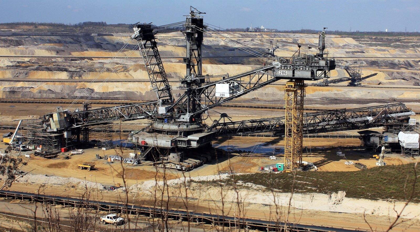 Těžba uhlí.